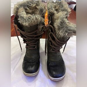 SOREL Tofino Women's Size 8 Boots with Faux Fur Trim